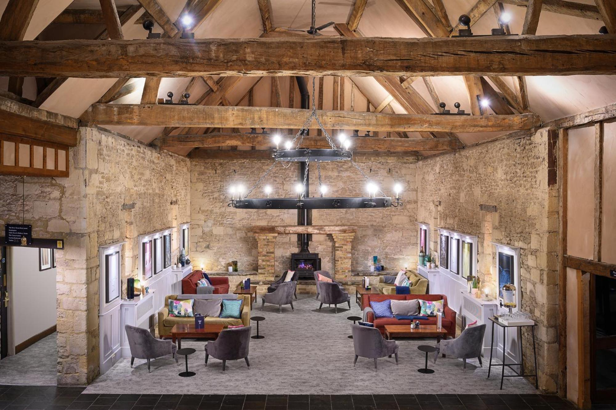 Voco Oxford Thames By Ihg Hotell Kennington  Eksteriør bilde